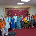 Predstavnici folklornih ansambala iz Češke, Brazila i Ekvadora na prijemu kod gradonačelnika Pirota