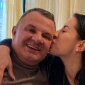 Udala se ćerka pokojnog biznismena: Cipka se uhvatila pod ruku sa njegovom bivšom ženom, nikad veselija