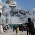 Izraelci preuzimaju kontrolu nad većim delom Gaze, daljinski detoniraju oklopna vozila napunjena eksplozivom