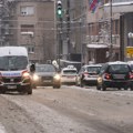 Oprez zbog zbog topljenja snega: Prilazi zimskim centrima prohodni