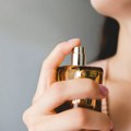 Prskate parfem na vrat? Infektolog otkriva zašto je to opasno za štitnu žlezdu