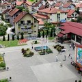 Dojava o bombi u školi “Kirilo Savić“ – deca evakuisana (VIDEO)