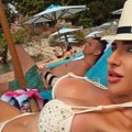 Jovana "izbacila" nove silikone u prvi kadar, pored nje Tigar ne otvara okice: Da li je ovo slika godine?