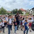 Sto godina košarke obeleženo u društvu legendarnog Divca u OŠ „Momčilo Nastasijević”