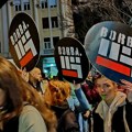 Šta se valja Beogradom: Promenio se svet, promenila se Srbija, samo je ista – pesnica