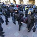 Haos u Moskvi: Policija privela desetine osoba zbog protesta protiv vojne mobilizacije, većina uhapšenih novinari