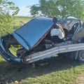 Stravična saobraćajna nesreća kod Zrenjanina! Teško povređen mladić (23), lekari mu se bore za život!
