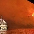 Vatromet sa luksuzne jahte izazvao požar na grčkom ostrvu – uhapšeno 13 osoba
