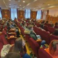 Konačno- studenti koji hoće da uče sakupili se i preglasali blokadere, krece nastava