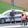 Brutalno nasrnuo na policajca! Snimak od 15. marta pokazuje kako Ivan Matović preti pripadniku MUP: "Ako izađeš, mrtav si"