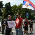 Građani ispred novosadskog suda zbog privođenja učesnika protesta