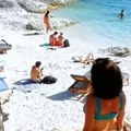 Srbin odlučio da letuje na popularnom mestu, pa zakukao iz petnih žila: "Biće vas sram!"