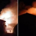 Požar u porodičnoj kući na Voždovcu: Vatra zahvatila čitav objekat i preti da se proširi na okolinu (Video)