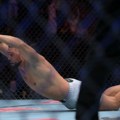 Imamo nokaut godine! "Pokušaj ubistva" na UFC 332 - Kolenom pravo u glavu (video)