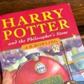 Knjiga o Hariju Poteru, kupljena za nekoliko centi, prodata za više od 12 hiljada evra