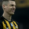 Pecnuo Hrvate Bivši štoper AEK-a proslavio pobedu uz pomalo čudnu poruku (foto)