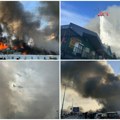 Lokalizovan požar u Bloku 70: Vatrena stihija "progutala" Kineski tržni centar, u gašenju učestvovali i helikopteri