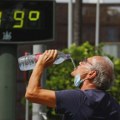 „Vrućina ubija 3.000 ljudi godišnje i biće sve gore. Crveni alarm u 17 gradova u Italiji“: Toplotni talas širom…