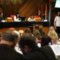 Skupština Novog Sada usvojila dnevni red, odbornici o više od 140 tačaka