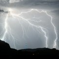 Fudbaler koji je bio životno ugrožen zbog udara groma prebačen u Beograd, doktorka otkrila njegovo stanje