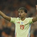 Jamal se uhvatio za leđa, u strahu i Barselona i Španija