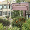 Родитељи не шаљу децу у ову школу у Београду: Разредна их саветовала јер не може да гарантује безбедност: Један ученик бије…
