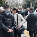 Penzioneri u Crnoj Gori protestovali ispred Skupštine: "Lečenje skupo, penzije male, a vlast neodgovorna"