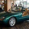 Kupio ga 1991. i nikada ga nije vozio: Prodaje se najunikatniji BMW na svetu, prešao je samo 42 kilometra, a kod novog…