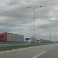 Teretnjaci na graničnim prelazima prema Hrvatskoj čekaju od dva do sedam sati
