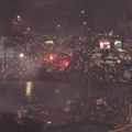 (BLOG) "Podseća na 15. mart i miriše na slobodu": Nepregledne kolone građana na Slaviji na završnom skupu Studentske liste