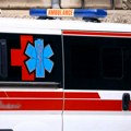 Auto udario u banderu kod Vukovog spomenika, povređena trudnica