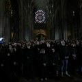 U podne zvonila zvona širom Češke: U Pragu održana služba za žrtve masovne pucnjave na Filozofskom fakultetu