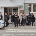 Policija danas privela advokata u Kragujevcu „zbog prelaska ulice“?