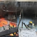 "Bežimo: Odavde!" Jezive scene na Novom Beogradu: Požar u Kineskom tržnom centru se proširio na sve strane, gasi ga više…