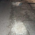 Čitaoci javljaju: Posle objave na JUGpressu rupe na putu Donja Jajina-Radonjica pune kamenčićima
