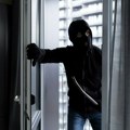 Upadao u nezaključane stanove na Novom Beogradu i Zemunu: Muškarac 39 puta pravosnažno osuđen za slična dela