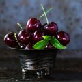 Trik koji nepogrešivo pokazuje da li u trešnji ima crva