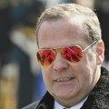 Kako je bivši ruski predsednik Medvedev pretvorio rat u finansijsku dobit