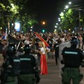 VJT: Određeno zadržavanje za 13 osoba zbog napada na policiju tokom protesta
