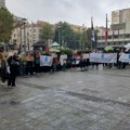 Protest zaposlenih u Apotekama Beograda zbog pet i po neisplaćenih plata
