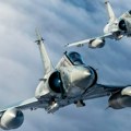 Makron potvrdio: Francuska šalje još borbenih aviona Miraž 2000 i raketa Aster Ukrajini