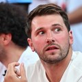 Luka Dončić u Beogradu, navijači ga dočekali u TC "Galerija"