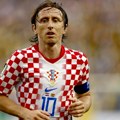 Luka Modrić će i dalje igrati fudbal: zbog kćerke Eme (13) ga ubeđuju da kaže "Da"