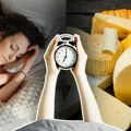 Sir u ulozi režisera sna: Mit ili nauka – kako hrana utiče na spavanje?