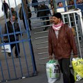 Rojters: hiljade prekograničnih radnika vraćeno iz Izraela u Pojas Gaze