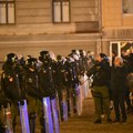 "Napadi na vas su nedopustivi!" Ministar Gašić obišao policajce povređene u sinoćnom protestu