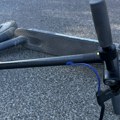 Dvojica tinejdžera na električnom trotinetu pri velikoj brzini zakucali se u stub Mladić iz Smedereva u šok sobi, lekari mu se…