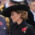 Kejt Midlton predstavljala kraljevsku porodicu: Princeza sve oduševila na obeležavanju Dana primirja "Dajana bi bila ponosna…
