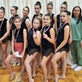 Blistale paraćinske ritmičarke: Na Državnom prvenstvu u C grupnim vežbama četiri medalje (foto)