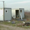 Romske porodice iselili u neuslovne kontejnere: "Nagurali dvanaestoro ljudi u možda 40 kvadrata"